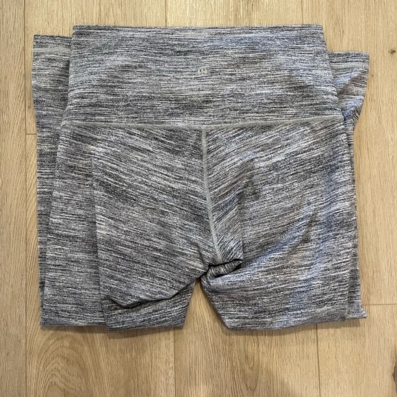 Lululemon Wunder Under Crop Hi-Rise Grey - Size 8 - Picture 5 of 5
